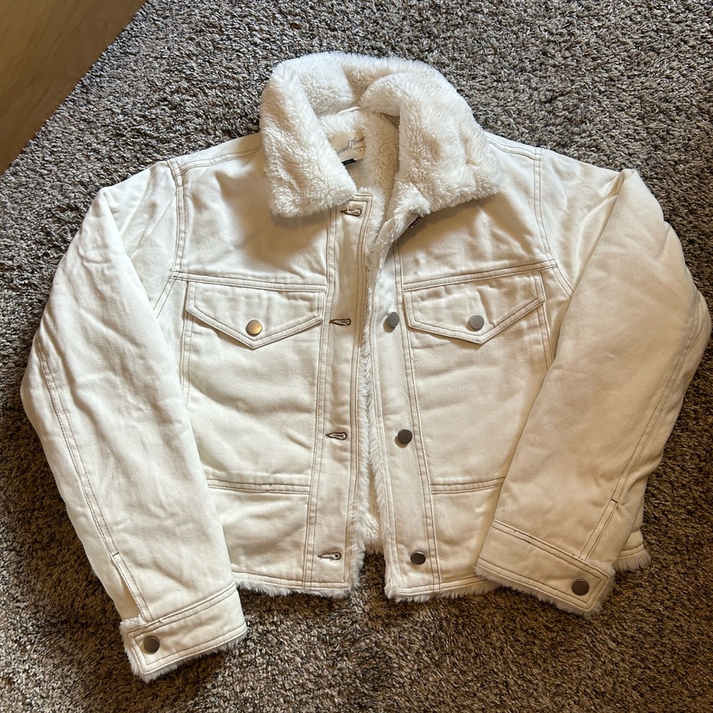 Women’s Cropped White Sherpa-Lined Jacket